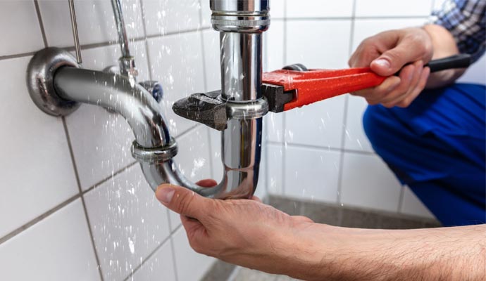 Plumbing leak repairing service